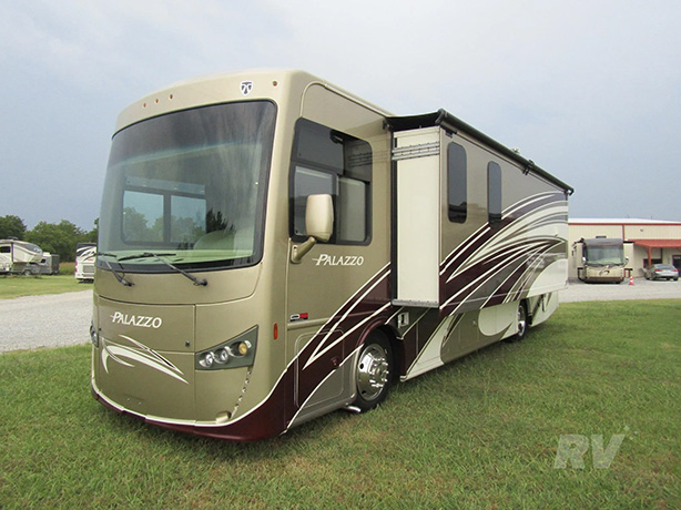2016 THOR MOTOR COACH PALAZZO 33.2